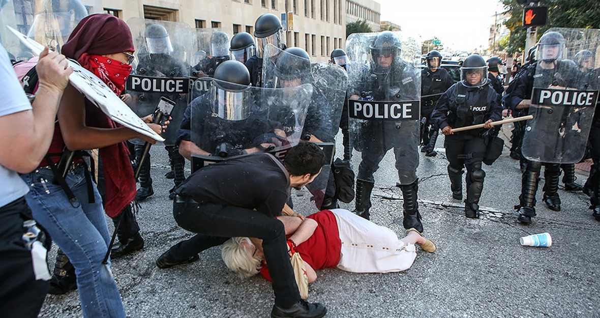 Tell the St. Louis Mayor: Protect protesters. Investigate cops.