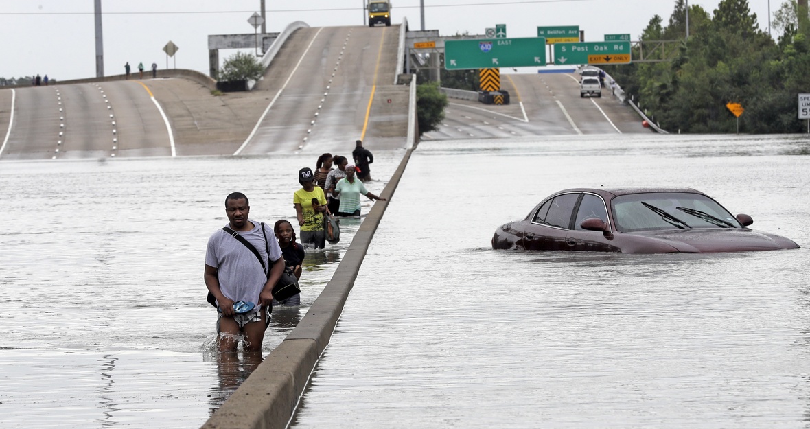 Houston DA is threatening life in prison to hurricane survivors who need food